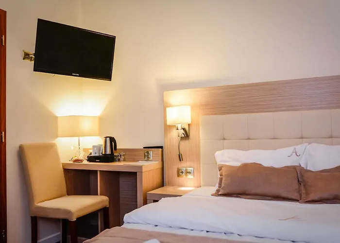 Anna 3* אוסטראון